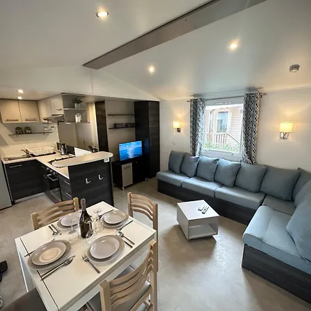 Mobil-home 4 Etoiles A Clim Piscine Proche 6 A 8 Pers Kamp alanı