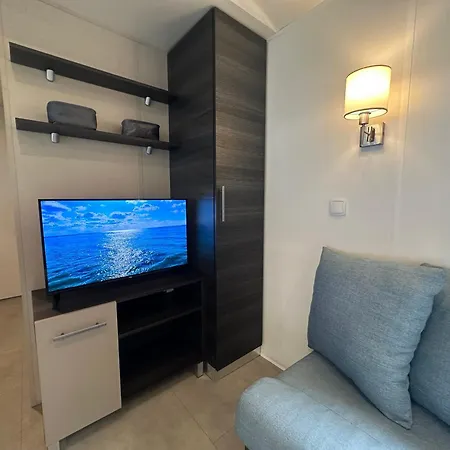 Mobil-home 4 Etoiles A Clim Piscine Proche 6 A 8 Pers Kamp alanı *